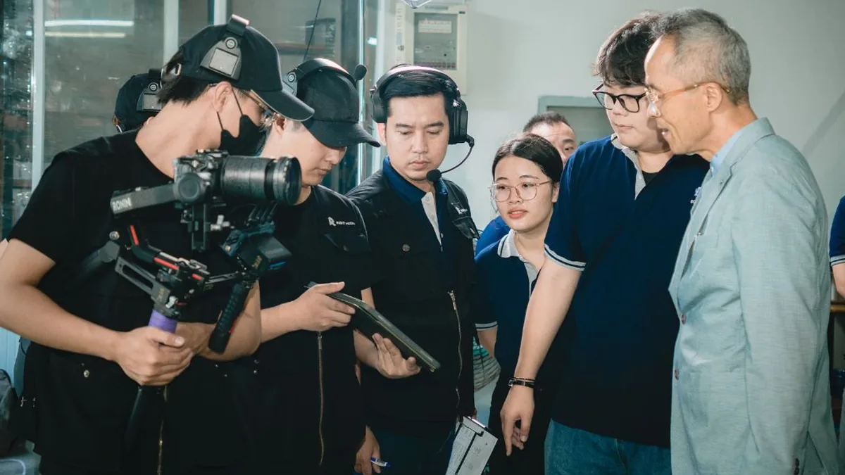 Hậu trường buổi quay video giới thiệu Đoàn Gia