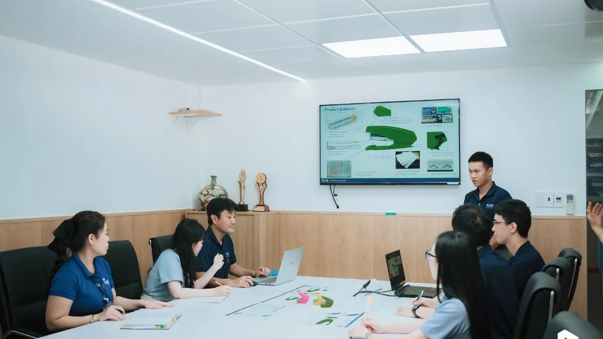 Hậu trường ghi hình một cuộc họp tại PLUS Việt Nam