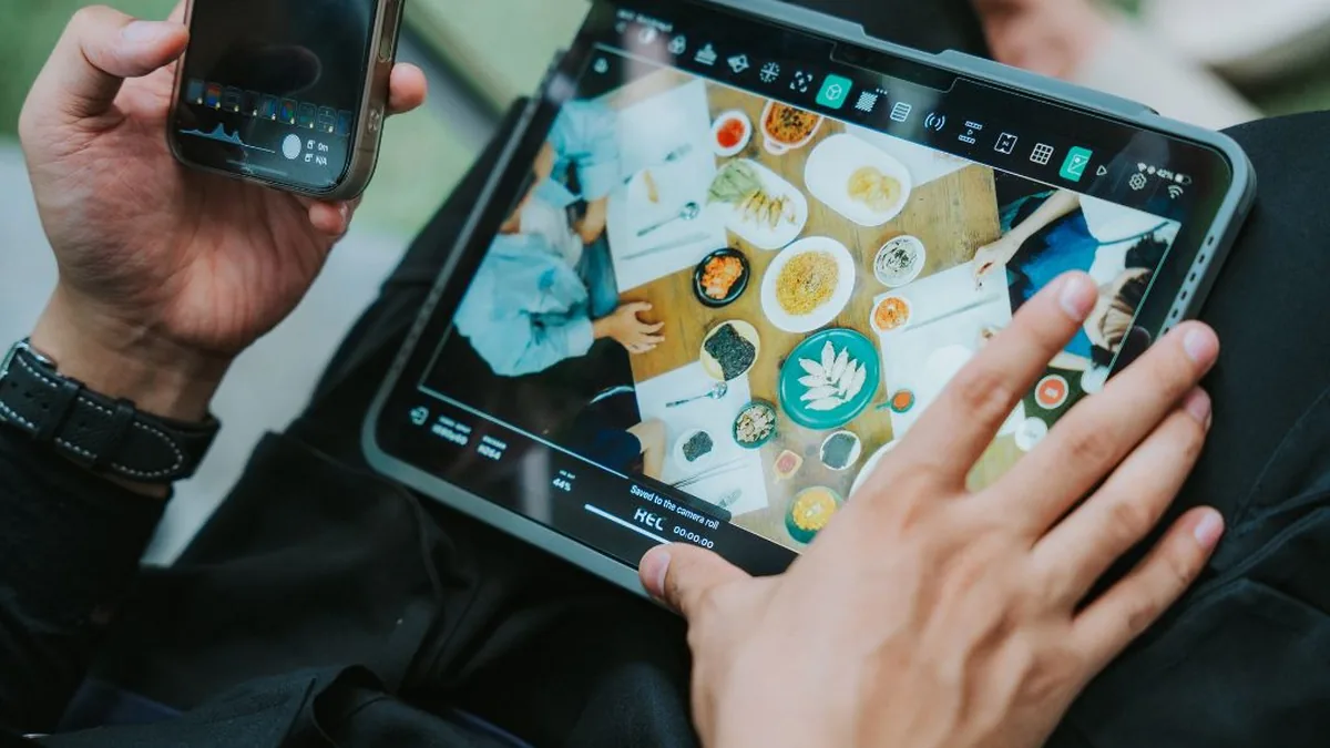 A close-up look at CJ FOODS' dishes and products in the film.