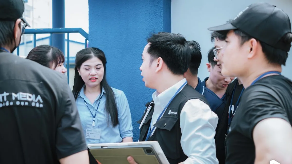 Right Media trao đổi kịch bản tiến hành ghi hình phim doanh nghiệp PLUS