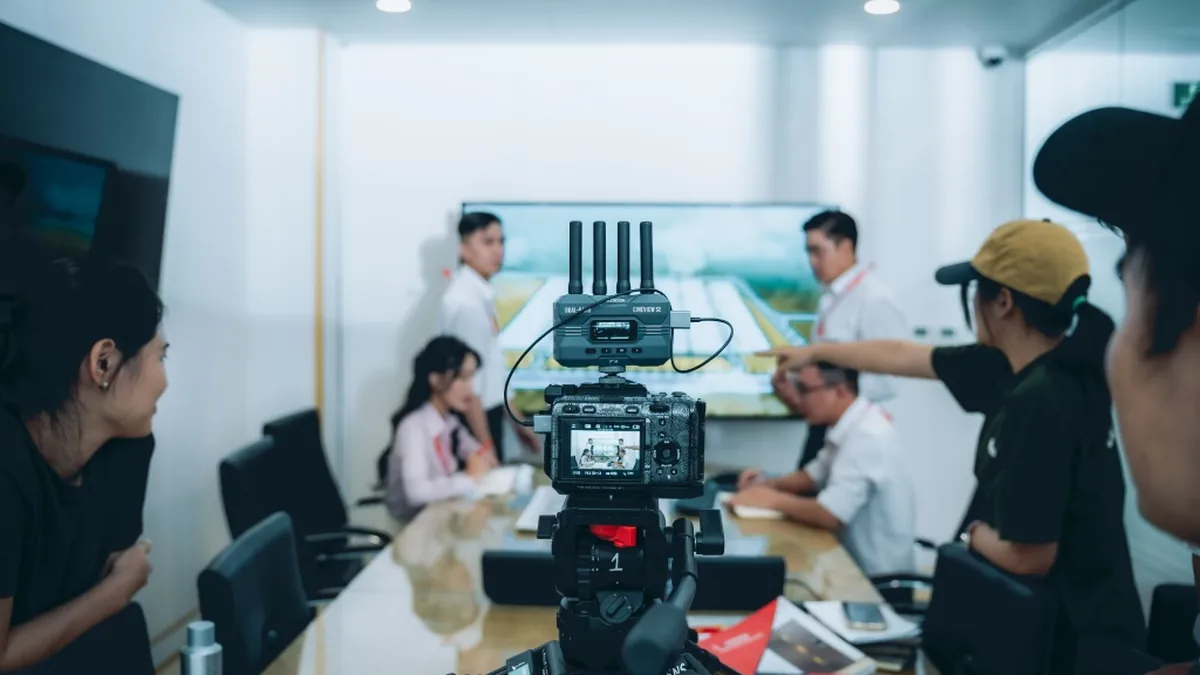 The GLC representative interviewing team for the Core5 Quang Ninh project.