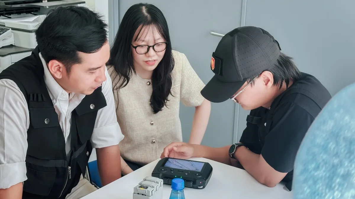 Ê-kíp Right Media trao đổi kịch bản với OVVA Việt Nam