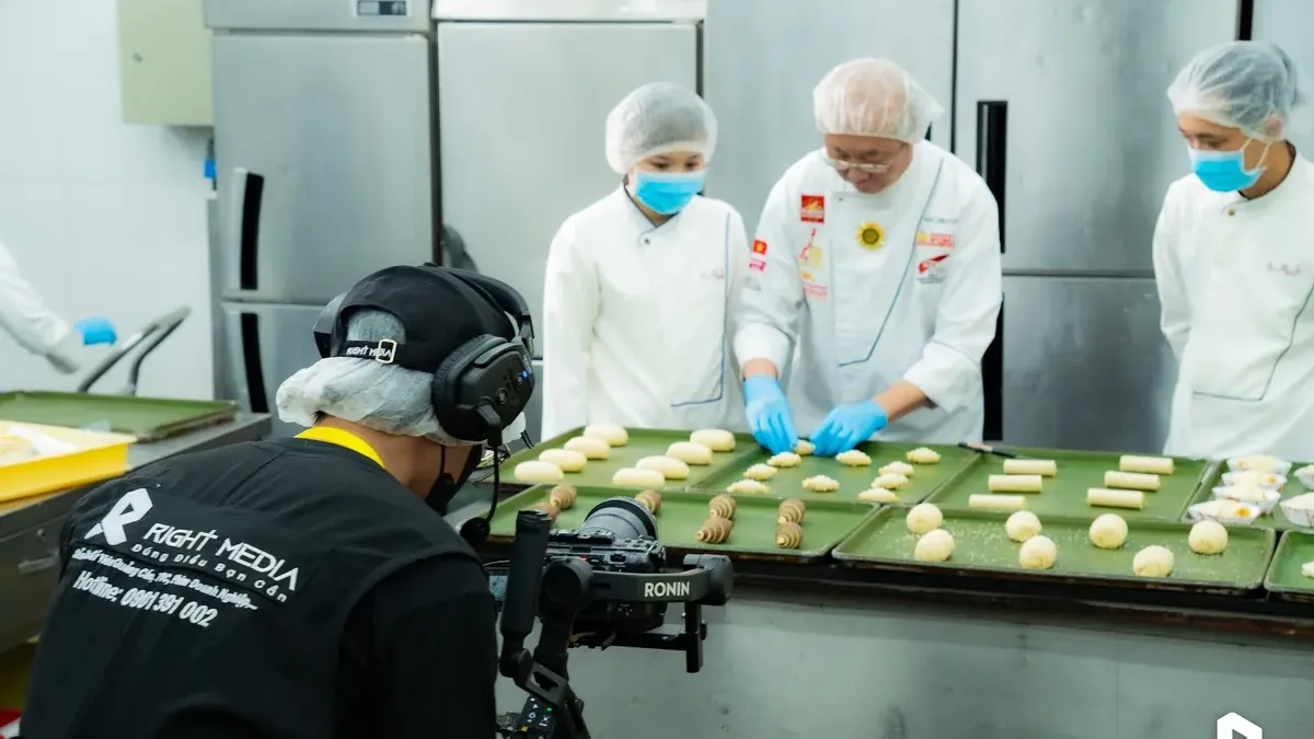 ABC面包店的企业宣传片以面包师为主角。