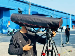 Right Media's team filmed outdoors for the FORMADECK project.