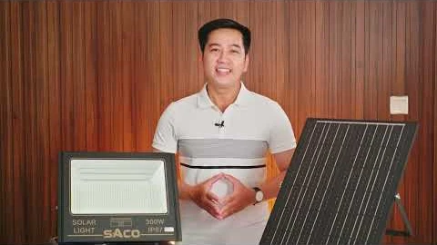 Người dẫn giới thiệu đèn pha và tấm pin năng lượng mặt trời DMT Solar