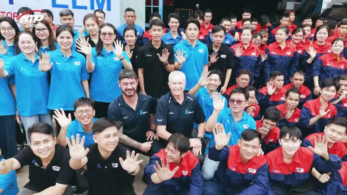 Tập thể cán bộ nhân viên nhà máy NTP Group