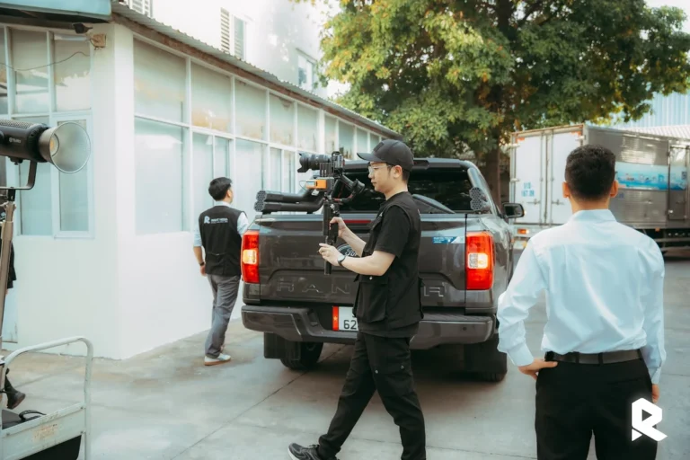 The Right Media crew filmed on location at the Nam Viet Group headquarters.