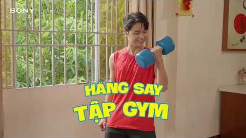 Nhãn chữ động trong viral clip Tết SONY phân cảnh tập gym
