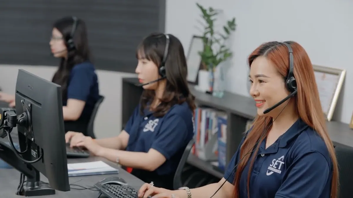 SET Study Abroad Consulting Team in a corporate video