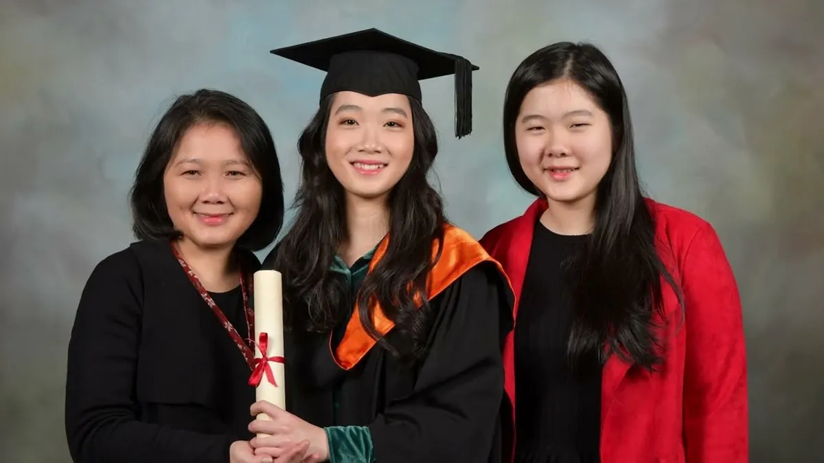 Du học sinh ngày tốt nghiệp trong phim doanh nghiệp ngành du học SET