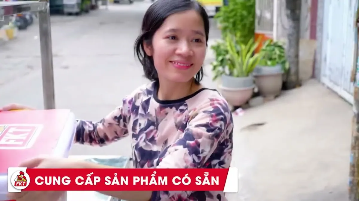 Product showcase footage is available for FKT Fried Chicken franchise partners.