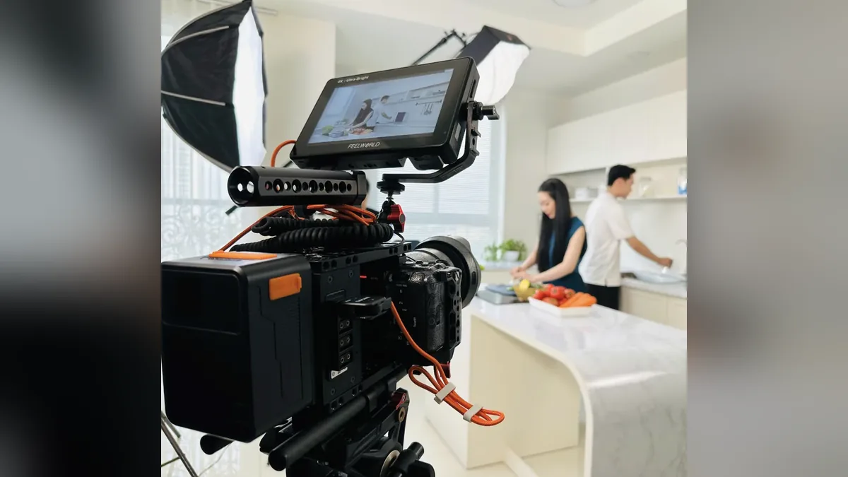 Quay video sản phẩm máy lọc nước Geyser trong căn bếp