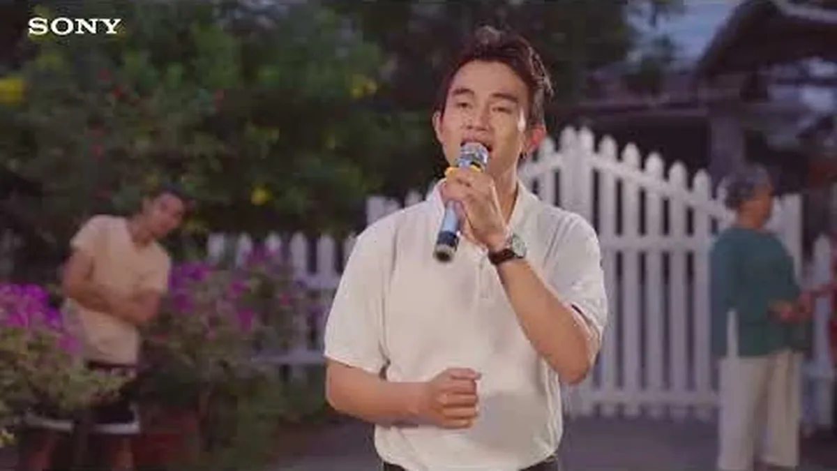 Phân cảnh tỏ tình bằng karaoke trong viral clip Tết SONY